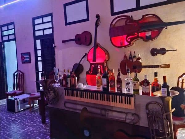 Decoración del Bar Silbar